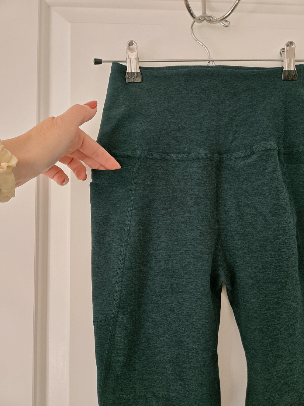 Beyond Yoga Spacedye Caught in the Midi Pocket Sprue Heather Legging Size M - Picture 5 of 10
